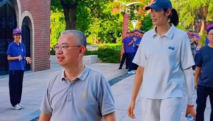 好久不见！女排奥运冠军朱婷竟惊喜现身江苏，神采飞扬美出新高度