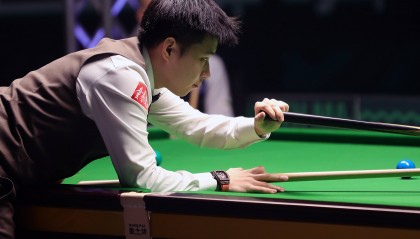 （体育）斯诺克——沙特大师赛：赵心童晋级16强