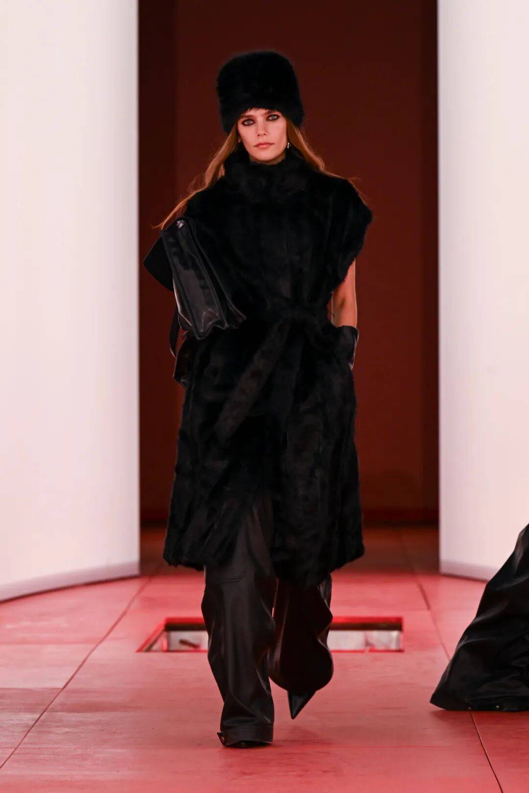 阔别七年重返T台的H&amp;M，终于暴露野心了